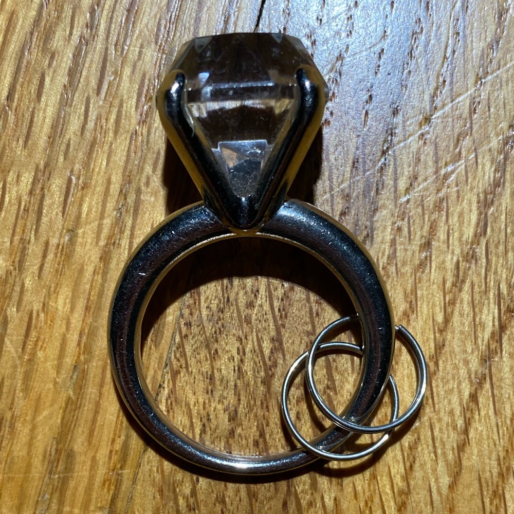 Avon Diamond Ring Keychain - Picture 2 of 3